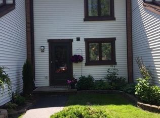 653 Charlesgate Cir, East Amherst, NY 14051