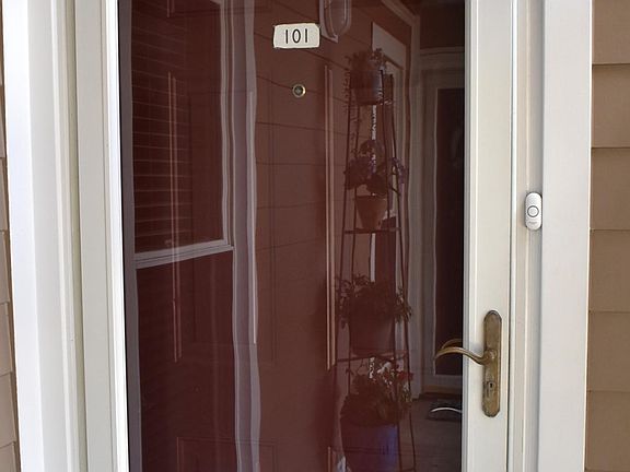3rd image of 510 24th St APT 101