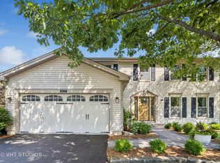827 Stewart St, Batavia, IL 60510