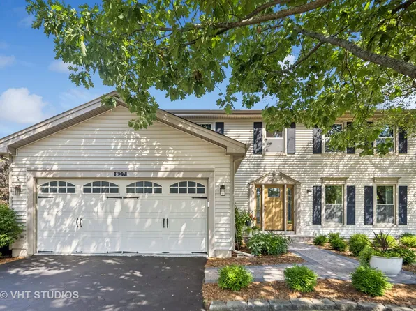827 Stewart St, Batavia, IL 60510