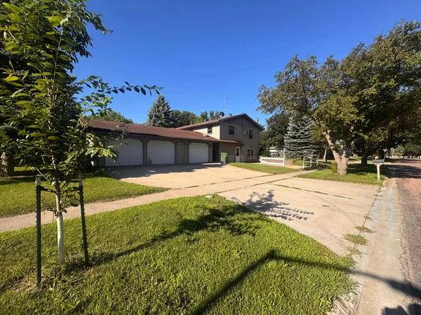 524 20th Ave, Brookings, SD 57006