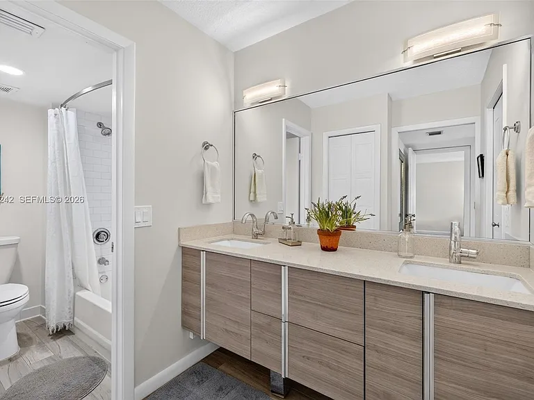 16431 Blatt Blvd #202 — Photo 34