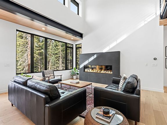 3rd image of 331 Doris Drive