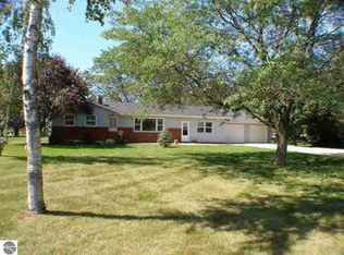 5538 S Shepherd Rd, Shepherd, MI 48883