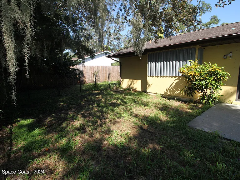 2168 Tarrytown Ln NE — Photo 13