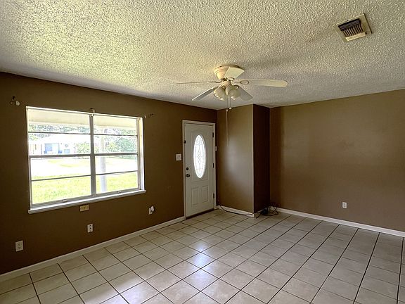 2nd image of 107 Magnolia St