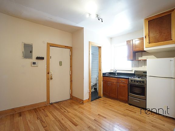 3rd image of 559 Saint Johns Pl #2L