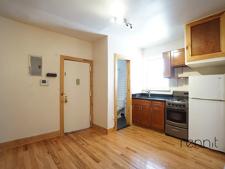 559 Saint Johns Pl #2B — Photo 3