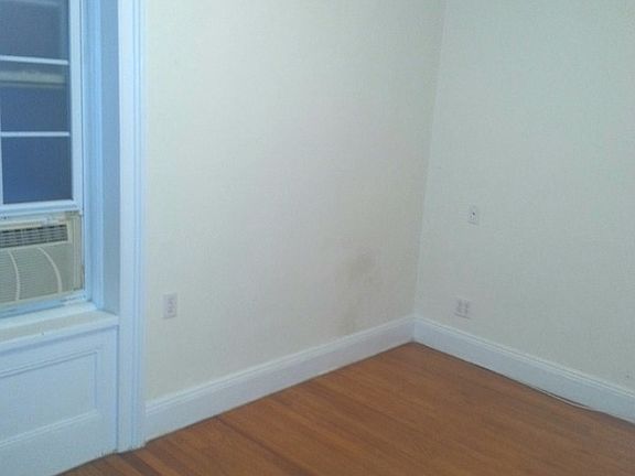 4th image of 226 E 59th St APT 2RW