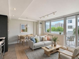 11 Walmer Rd #304, Toronto, ON M5R 2W9