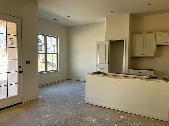 4th image of 85 Hidden Garden Dr
