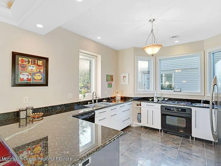 417 15th Ave — Photo 8