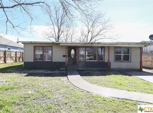 3007 Meadowlane St, Victoria, TX 77901