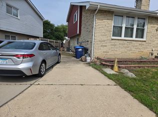 277 Dover Ln, Des Plaines, IL 60018