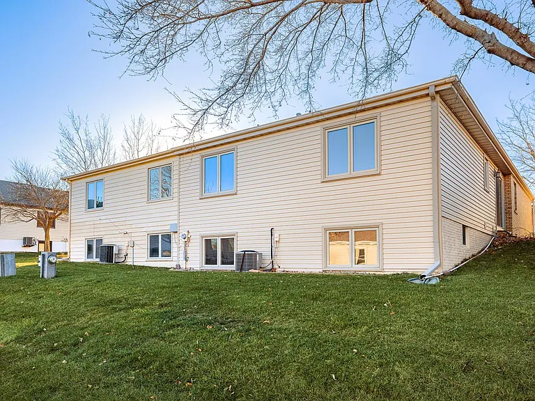 3222 S 51st Pl — Photo 31
