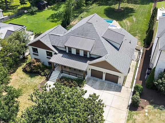 3rd image of 842 Linda Ln