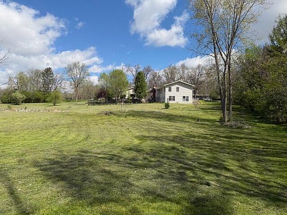 4th image of 10683 Shields Rd