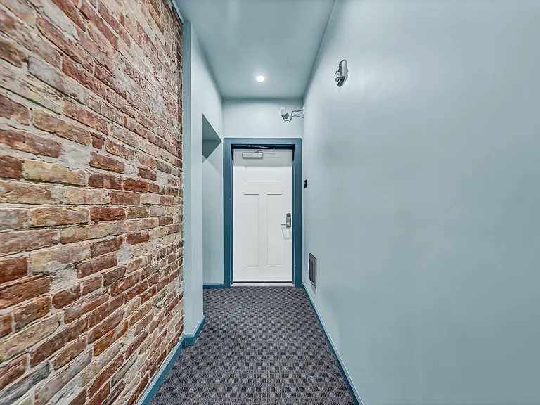 44 E Utica St #2B — Photo 7