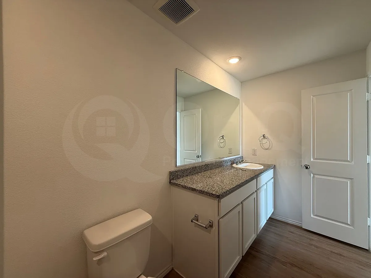 3 bed, 2.0 bath, 1481 sqft, $1,895 — Photo 4