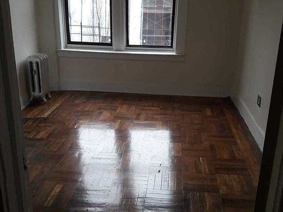 3rd image of 558 Parkside Ave APT C8