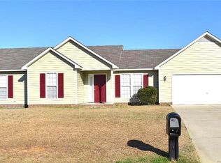 135 Davenport Dr, Raeford, NC 28376