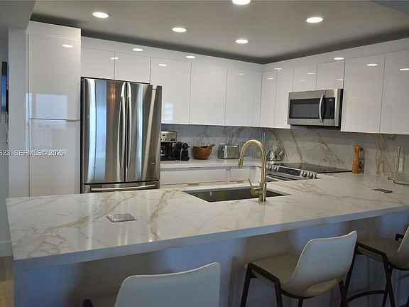 3rd image of 1865 S Ocean Dr APT 14N