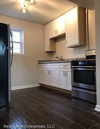 4th image of 1828 Washington Ave APT 16