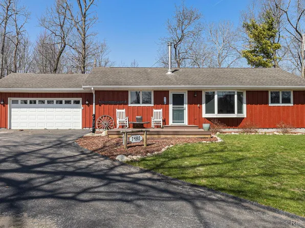 1480 Bald Eagle Lake Rd, Ortonville, MI 48462