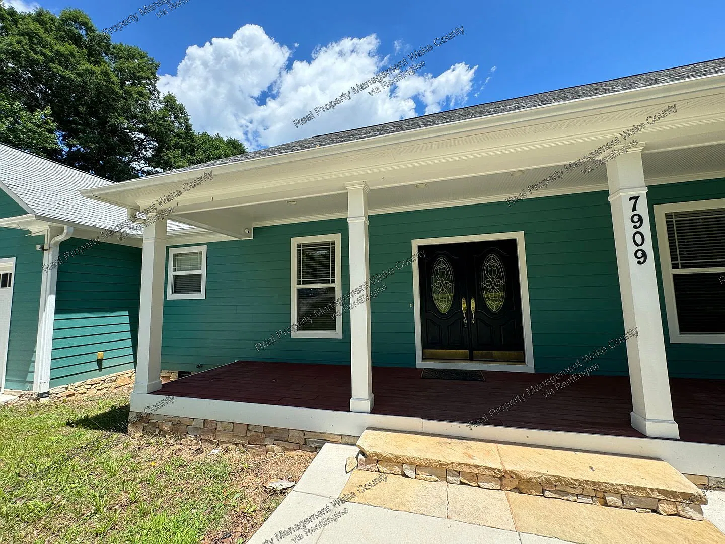 3 bed, 2.0 bath, 1660 sqft, $1,895 — Photo 3