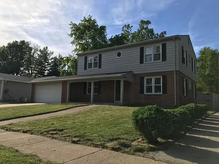 1102 Devonshire Dr — Photo 1