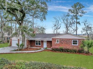 1455 Lake Dr, Midway, GA 31320