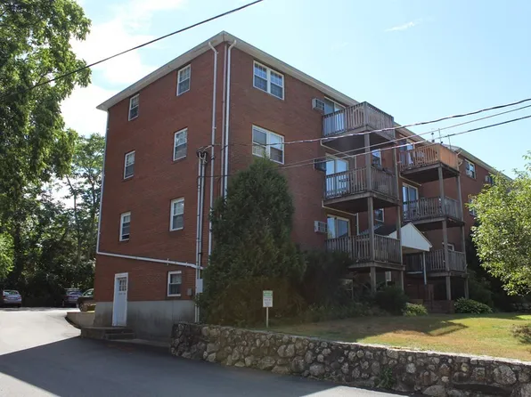 52 Burnap Rd APT 4, Holliston, MA 01746
