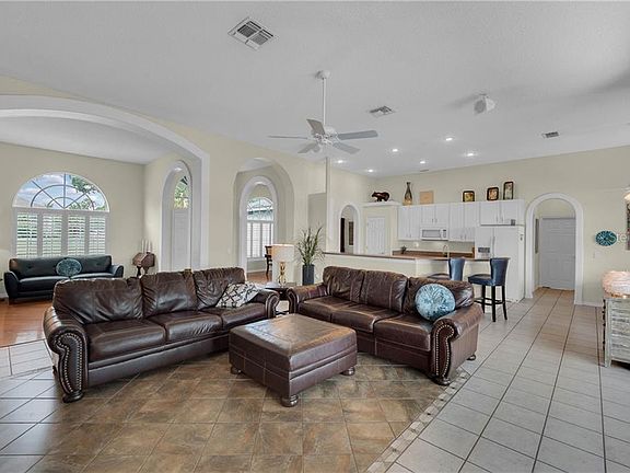 5th image of 13584 Sunset Lakes Cir