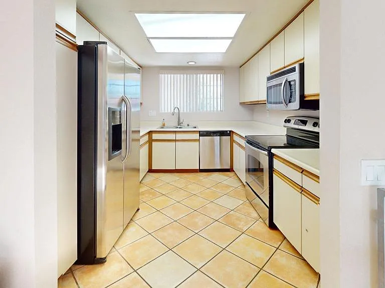 505 S Farrell Dr #O90 — Photo 3