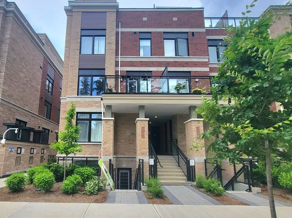 58 Elizabeth St S #2108, Richmond Hill, ON L4C 5W2