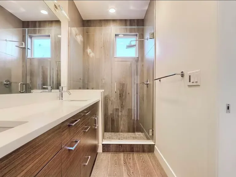 5469 S Curtice St #H — Photo 16