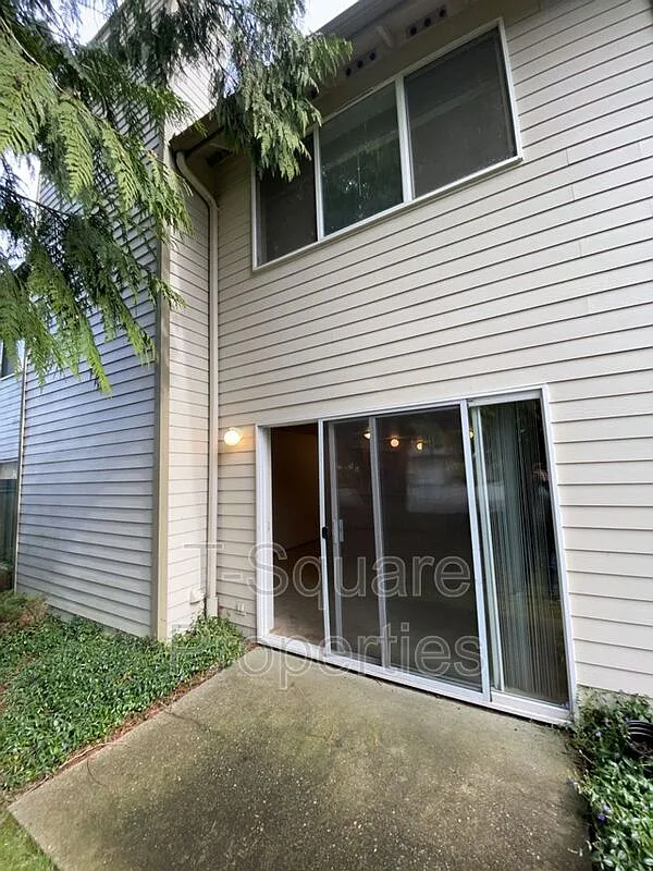 2 bed, 1.5 bath, 1050 sqft, $2,450 — Photo 2
