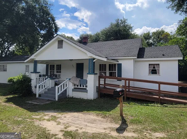 221 Savannah Ave, East Dublin, GA 31027