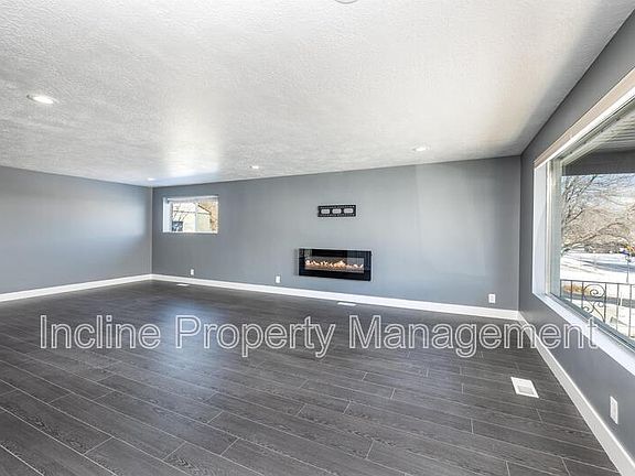 3rd image of 3882 S Lee Maur St
