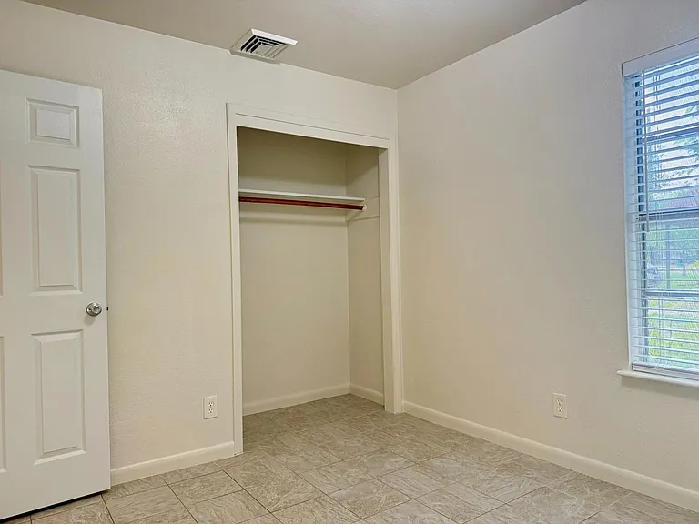 1109 Fauntleroy Trl — Photo 25