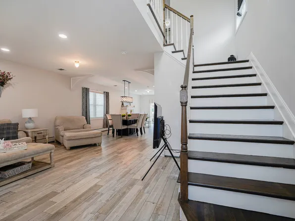 634 Darlington Avenue image 13 of 16