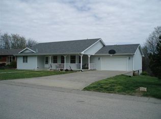 1213 N Pawnee Dr, Saint Marys, KS 66536