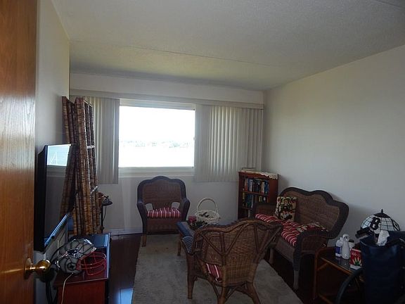 2nd image of 100 Cove Way Unit 504
