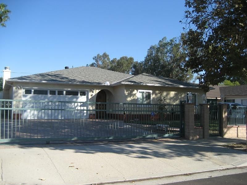 1st image of 10352 Eton Ave