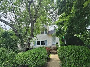11 Manor Dr, Neptune, NJ 07753