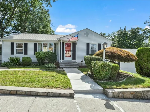 44 Overhill Dr, West Warwick, RI 02893