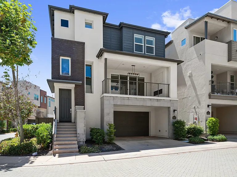 16205 Camden Cir — Photo 49