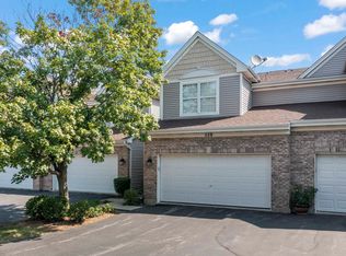 529 Cherry Hill Ct, Schaumburg, IL 60193