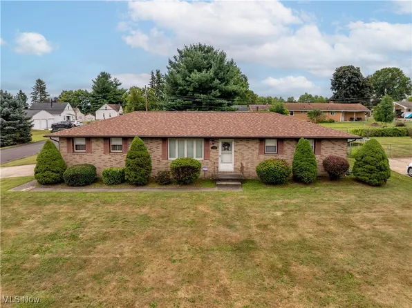 1426 33rd St NE, Canton, OH 44714