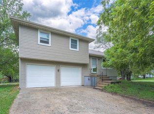 18180 S Troost St, Olathe, KS 66062